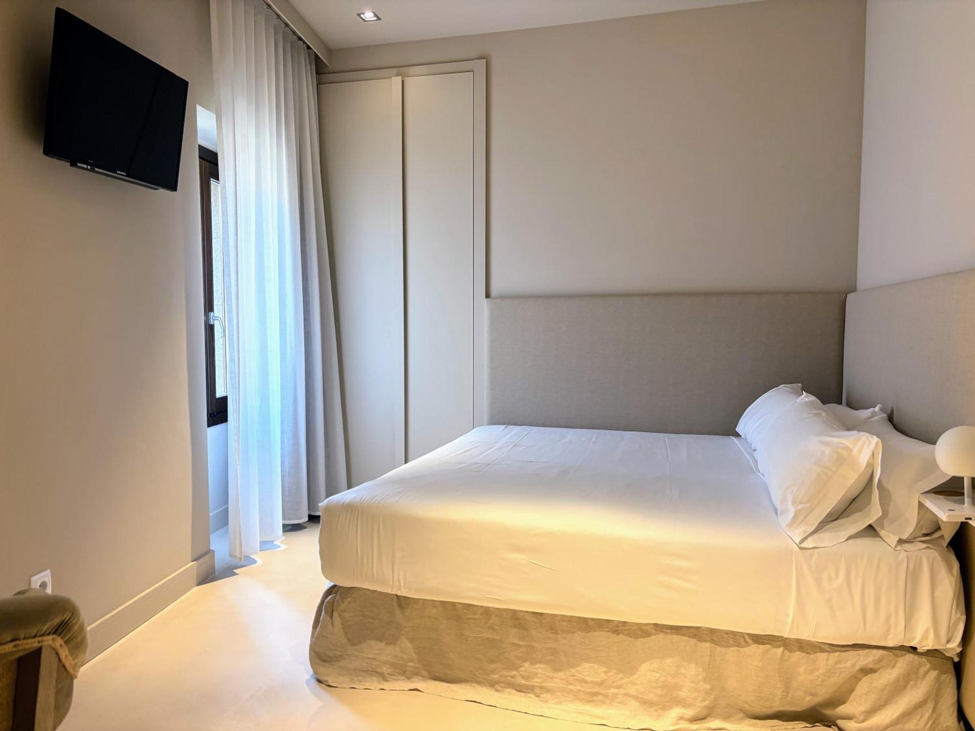 Les Clarisses Boutique