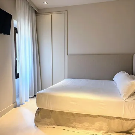 Les Clarisses Boutique Hotel Vic Exterior photo